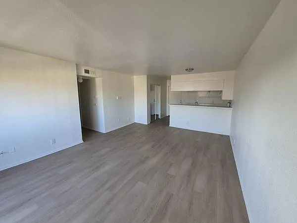 South Tower Apartments — Photo 1