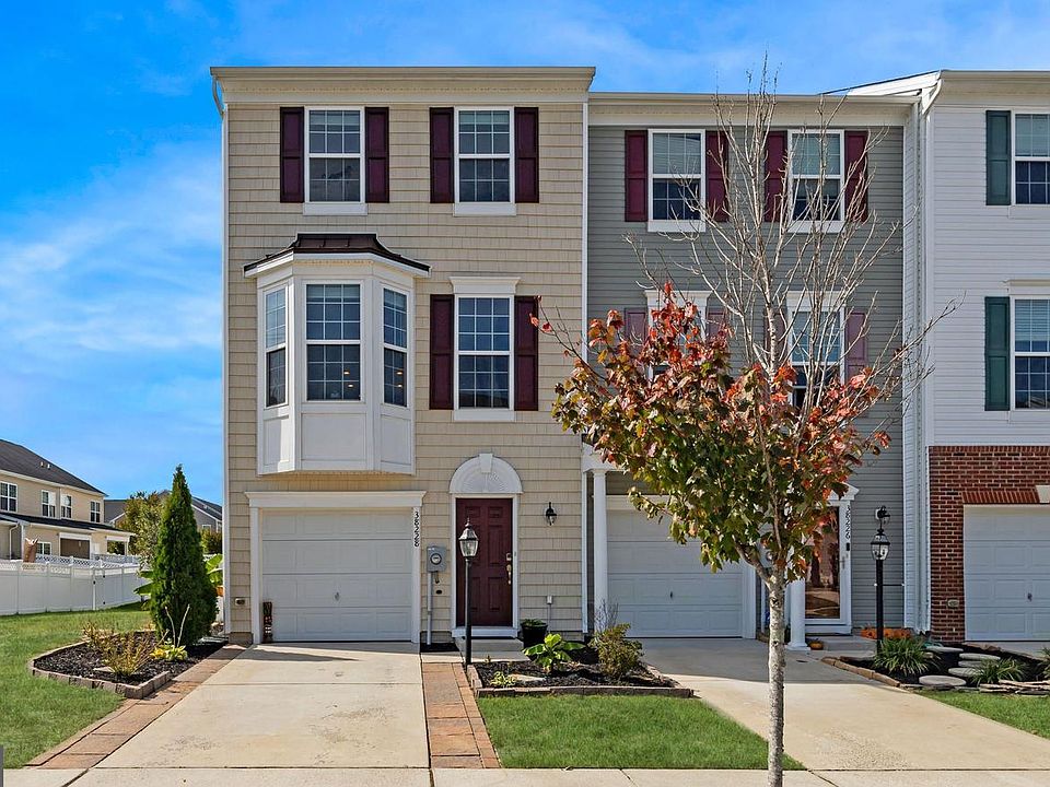 1st image of 38228 Enfield Dr