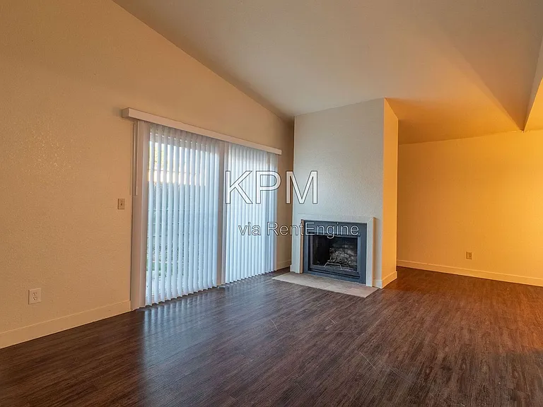 5562 Tree Swallow Ct — Photo 7