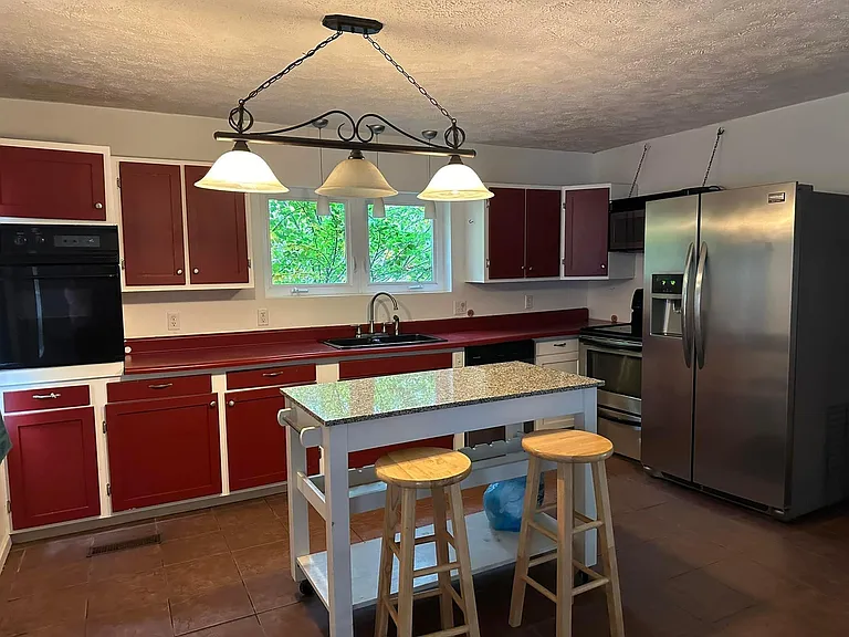 385 Riverside Dr — Photo 33