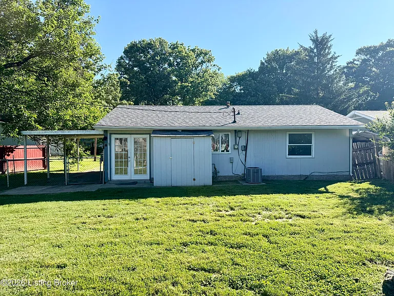 1229 Cedarview Dr — Photo 4