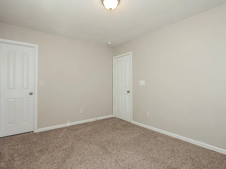 7913 Bushy Creek Dr — Photo 12