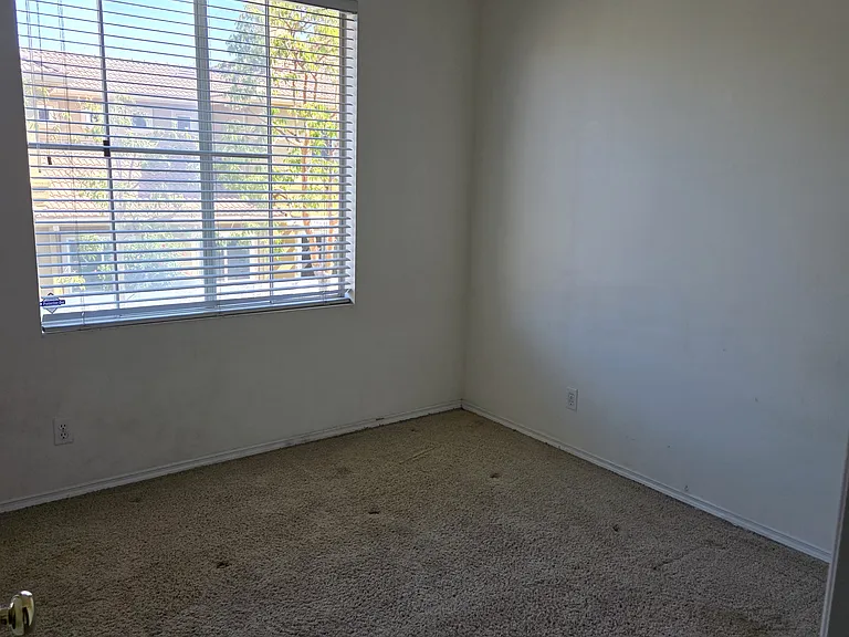 E Hunsford Dr — Photo 2