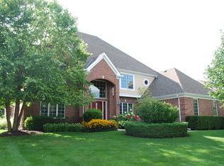901 Mason Ln, Lake In The Hills, IL 60156