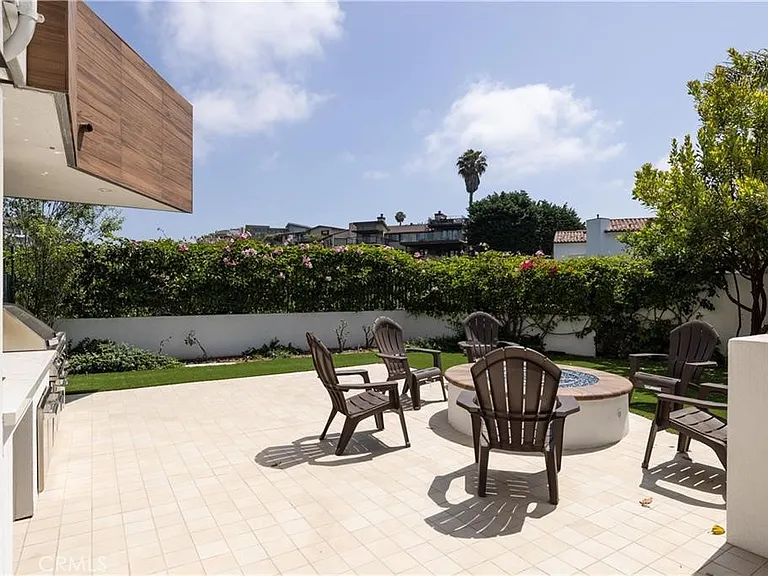 3920 Coast Hwy E — Photo 37