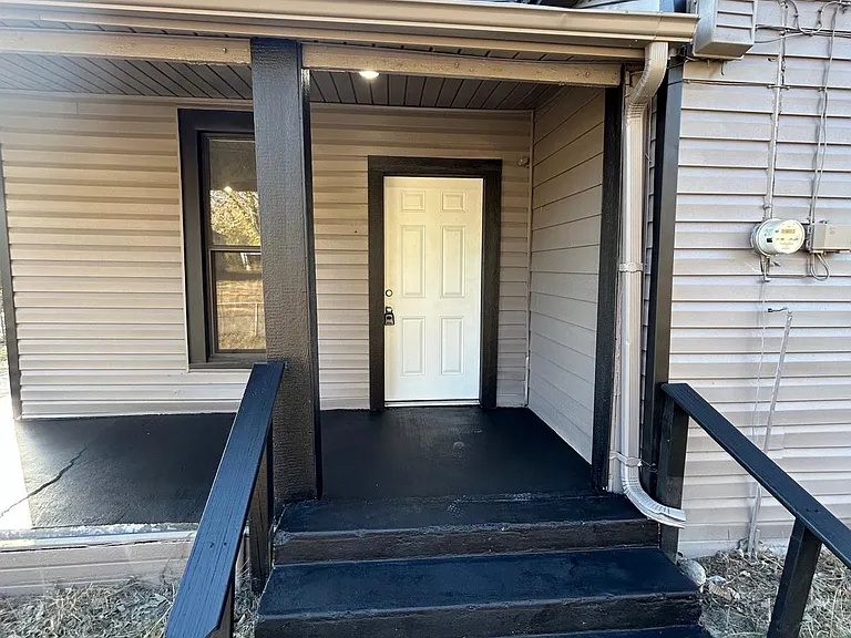 338 4th St SW — Photo 3