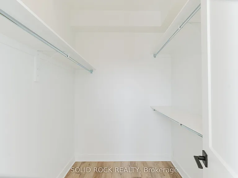 845 Champlain St #9 — Photo 9