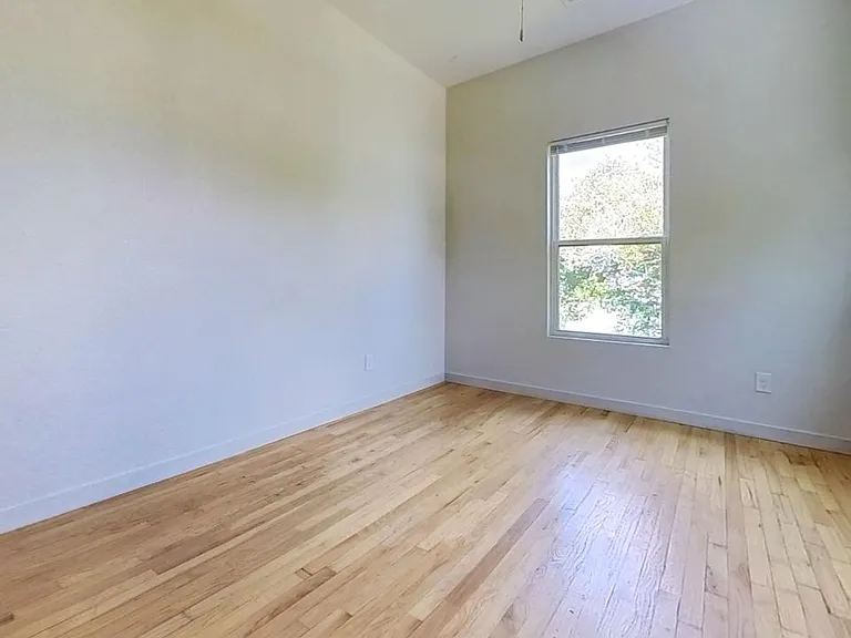 209 Jackman St — Photo 19