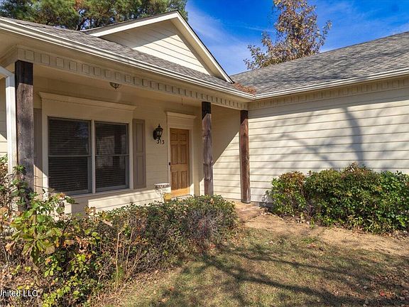 5th image of 313 Pelahatchie Shore Dr
