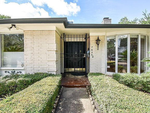 2nd image of 7635 Braesdale Ln