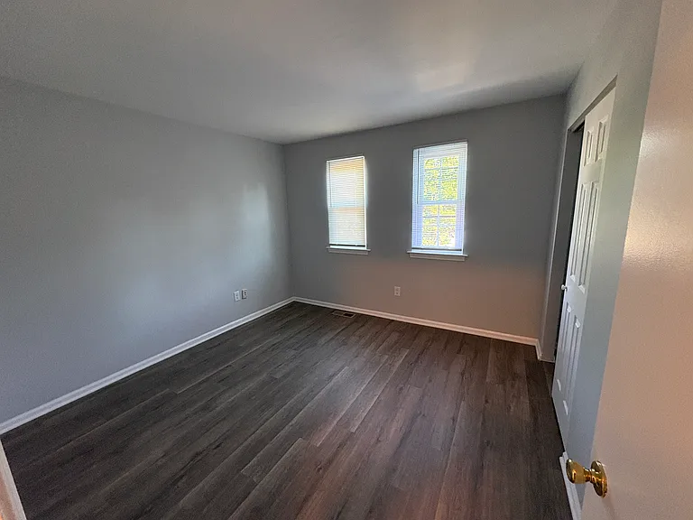 2510 Pond View Dr — Photo 8