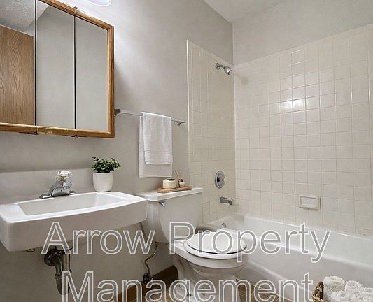 3rd image of 1421 D St #2
