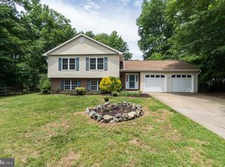 2 Sweetbriar Ct, Fredericksburg, VA 22405