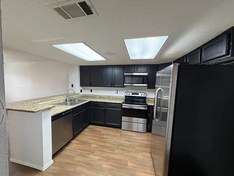 6812 Century Cir — Photo 7