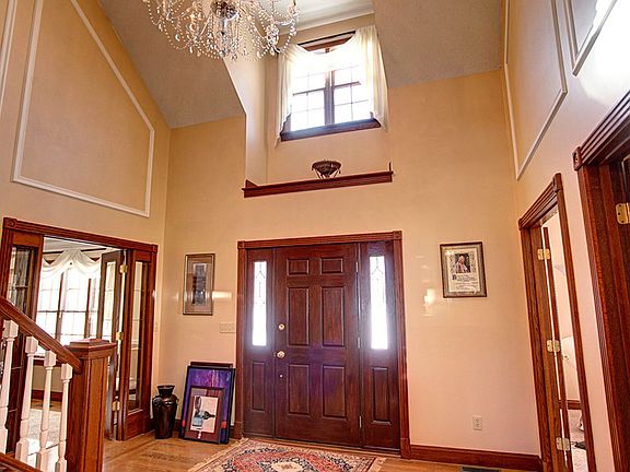 2nd image of 4870 Brookhill Lane