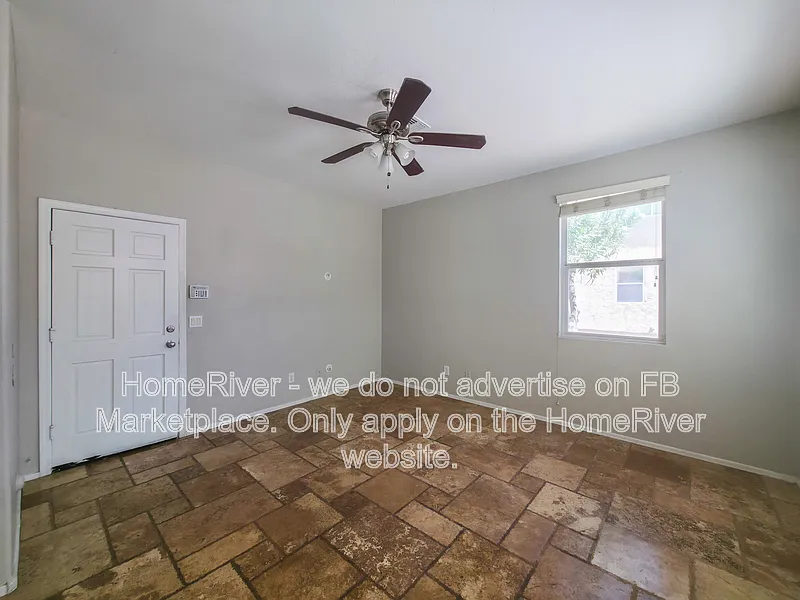 3 bed, 2.5 bath, 1476 sqft, $1,785 — Photo 3