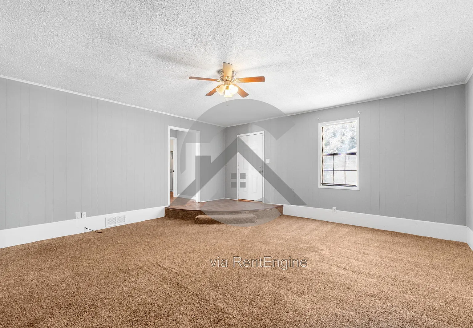3 bed, 2.0 bath, 1932 sqft, $1,650 — Photo 4