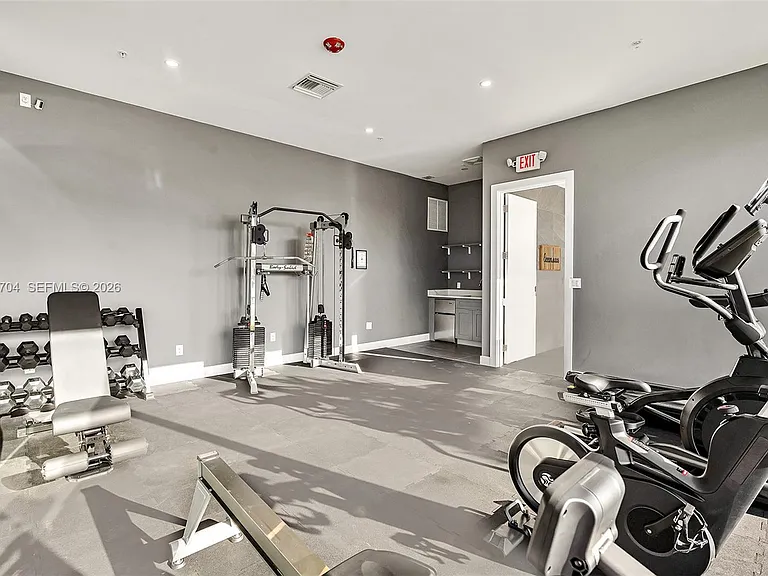 2100 Miami Rd #303 — Photo 39