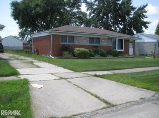 18226 Kenna Dr, Clinton Township, MI