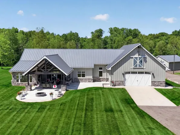 10500 W Grand River Rd, Fowlerville, MI 48836