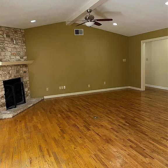 3211 Park Hills Dr — Photo 3
