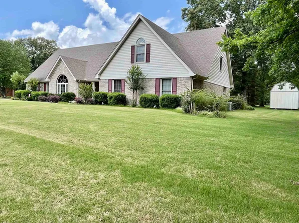 716 Oak Hill Ave, Sheffield, AL 35660