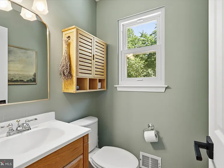 2412 Rosedown Dr — Photo 16