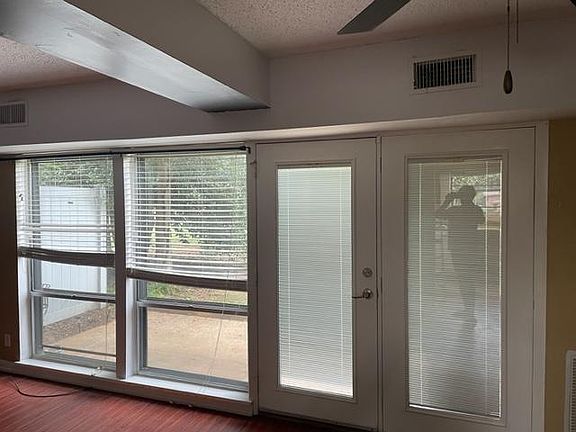 Windows to the patio