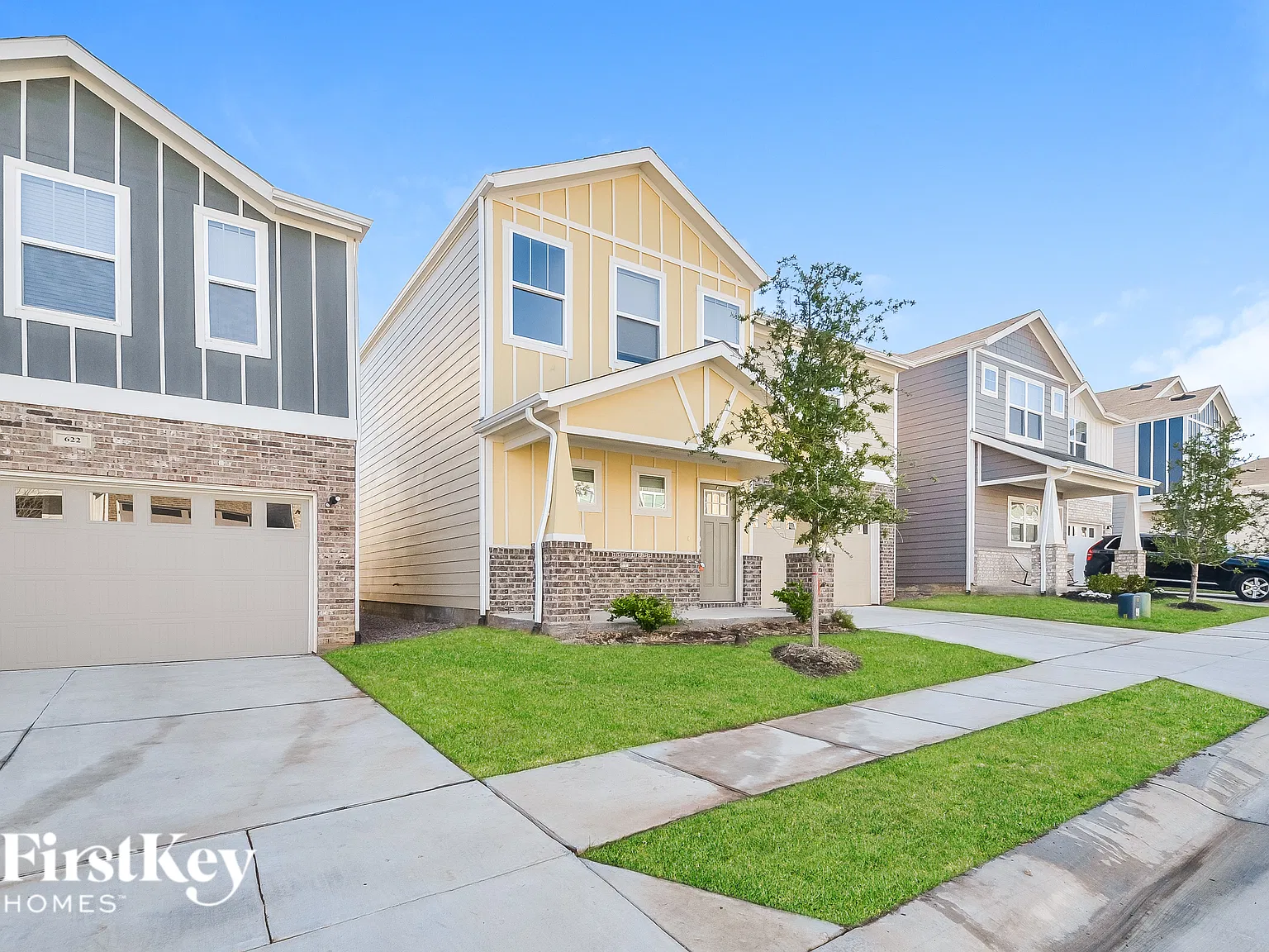 4 bed, 2.5 bath, 2056 sqft, $2,690 — Photo 3