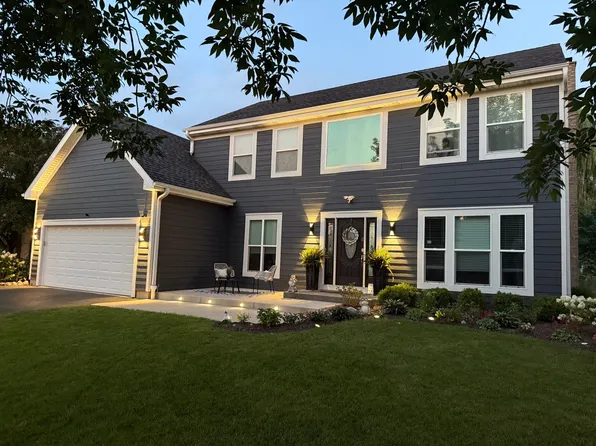 1191 Hummingbird Ln, Grayslake, IL 60030