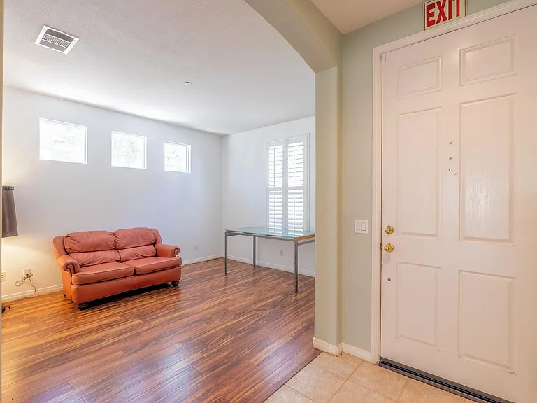 4036 Tournament Dr — Photo 8
