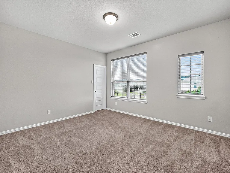 6506 Tiburon Lakes Dr — Photo 37