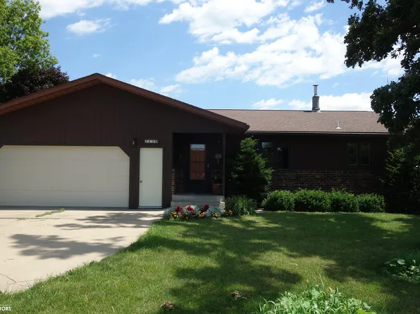 3126 Caron Dr, Brooklyn, IA 52211