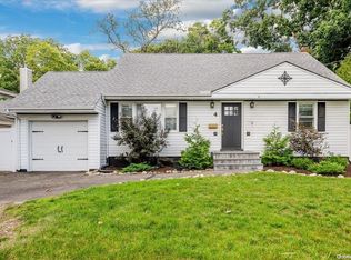4 Parkhill Ave, Massapequa, NY 11758