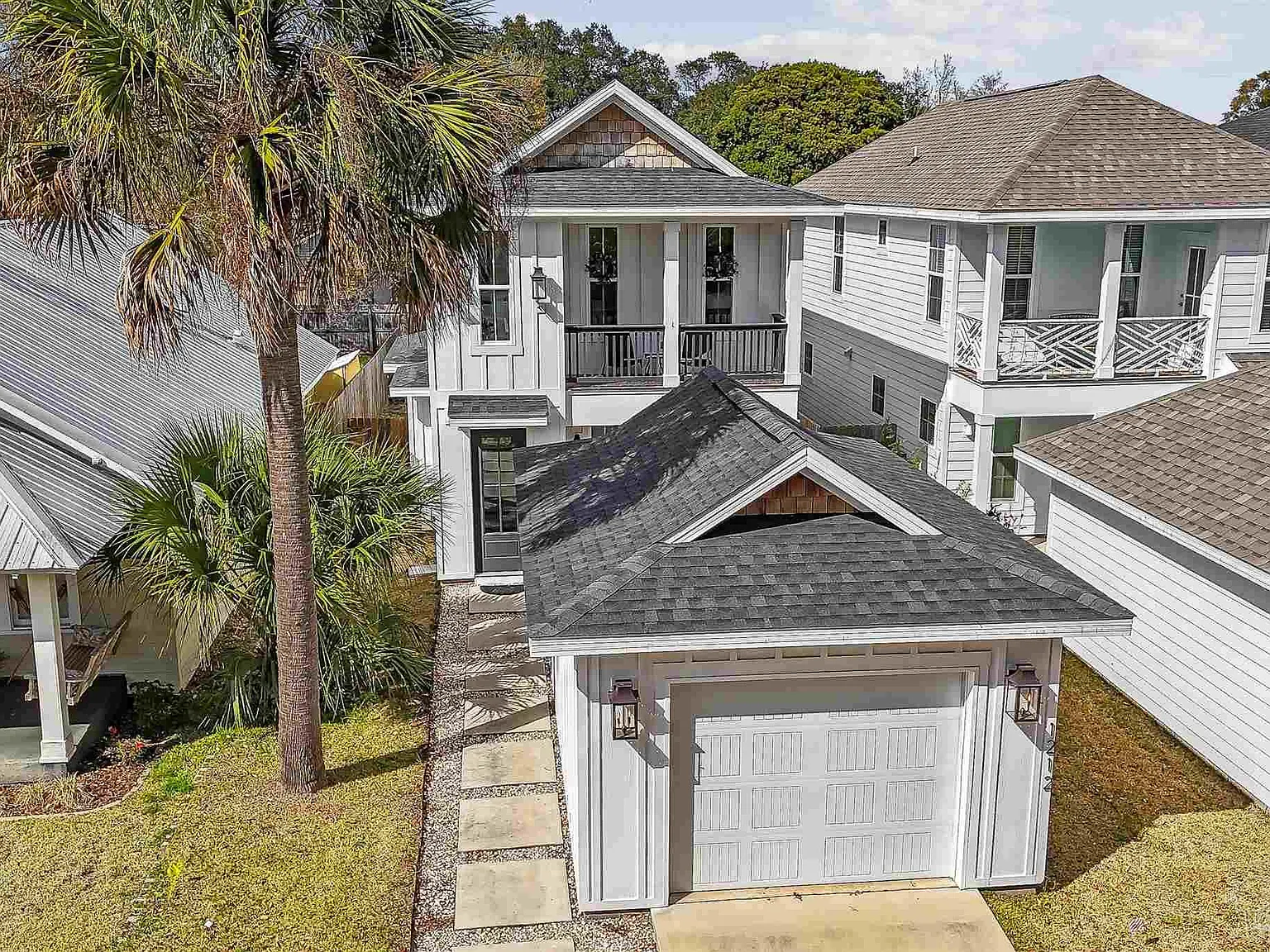 3 bed, 2.5 bath, 1995 sqft, $3,750 — Photo 1