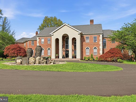 4th image of 7 Woodland Rd