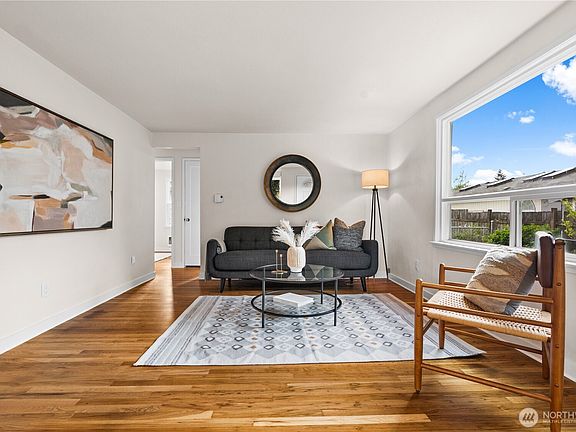 3rd image of 17046 34th Avenue S