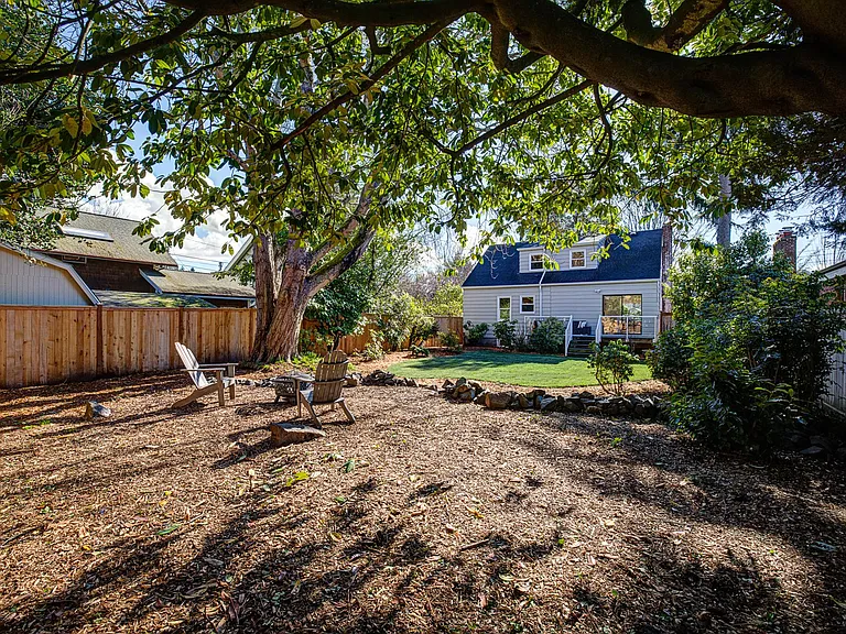 808 W Armour St — Photo 14