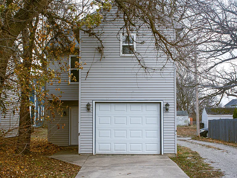 2536 Caroline St — Photo 6