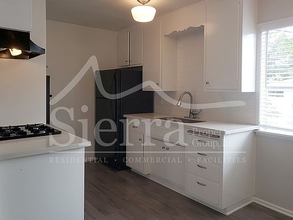 4th image of 48 Broadmoor Plz APT 14