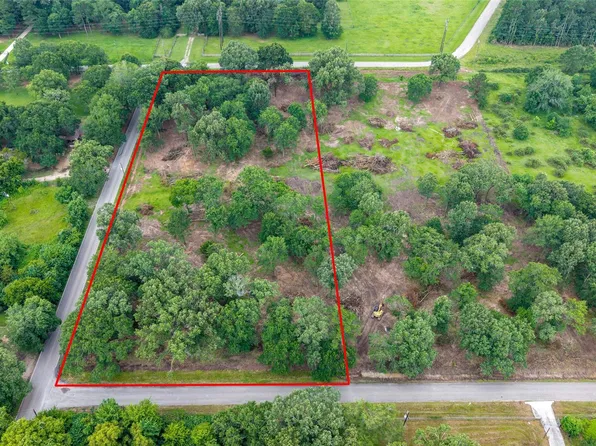 Henson Rd, Montgomery, TX 77356