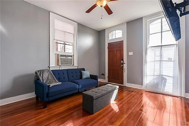 2 bed, 1.0 bath, 780 sqft, $1,300 — Photo 3