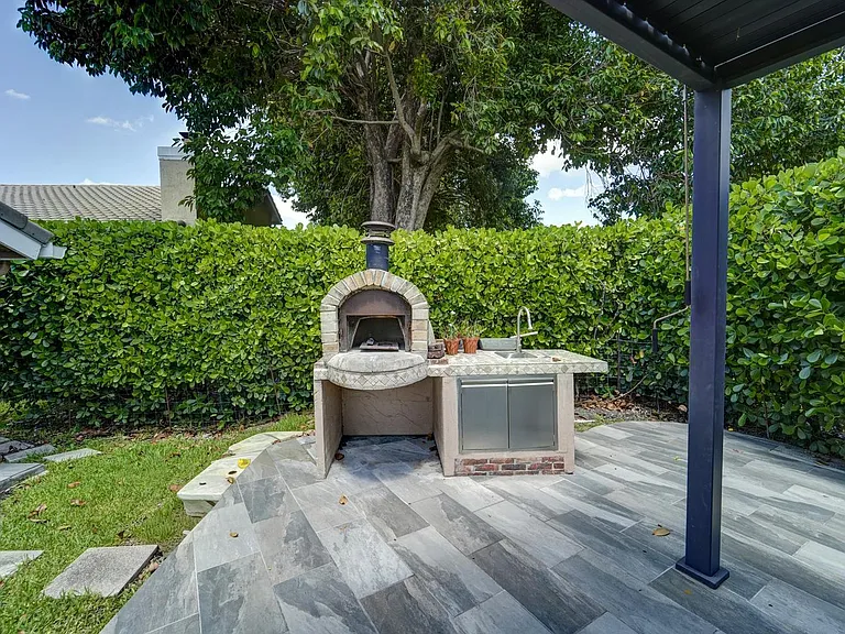 11999 Classic Dr — Photo 33
