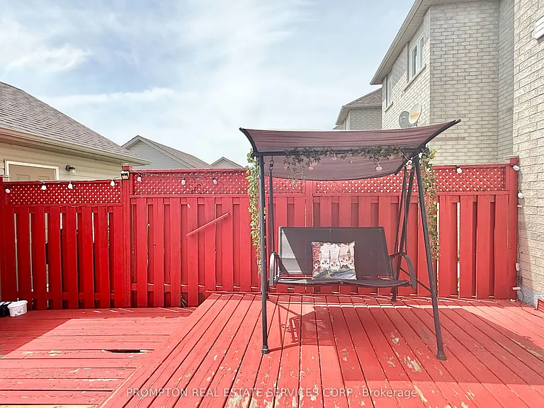 2037 Bur Oak Ave — Photo 33