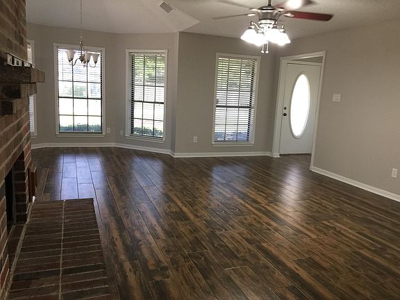 5th image of 411 W Bristol Ct