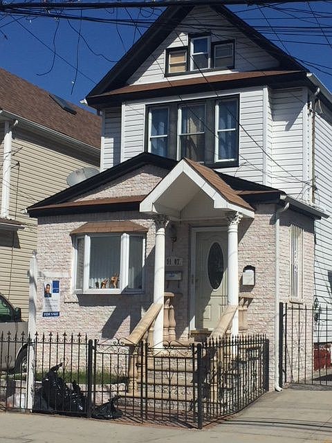 1st image of 9107 172nd St