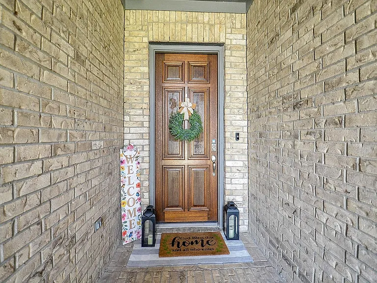 10217 Shore Acres Ln — Photo 2