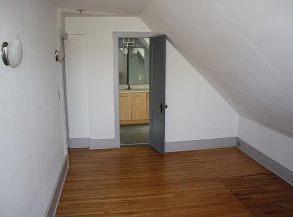 4th image of 402 W Liberty St Unit 302
