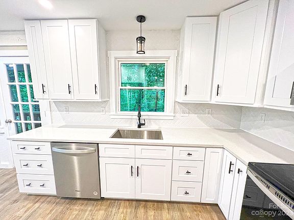 5th image of 654 Harper Ln