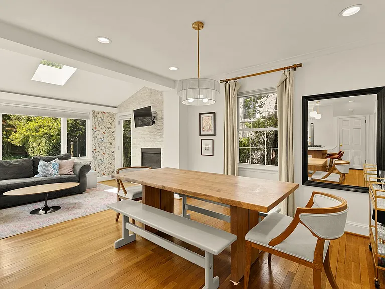 7208 Delfield St — Photo 16